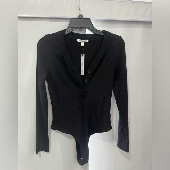 Steve Madden Other - Steve Madden Black Ribbed V-Neck body